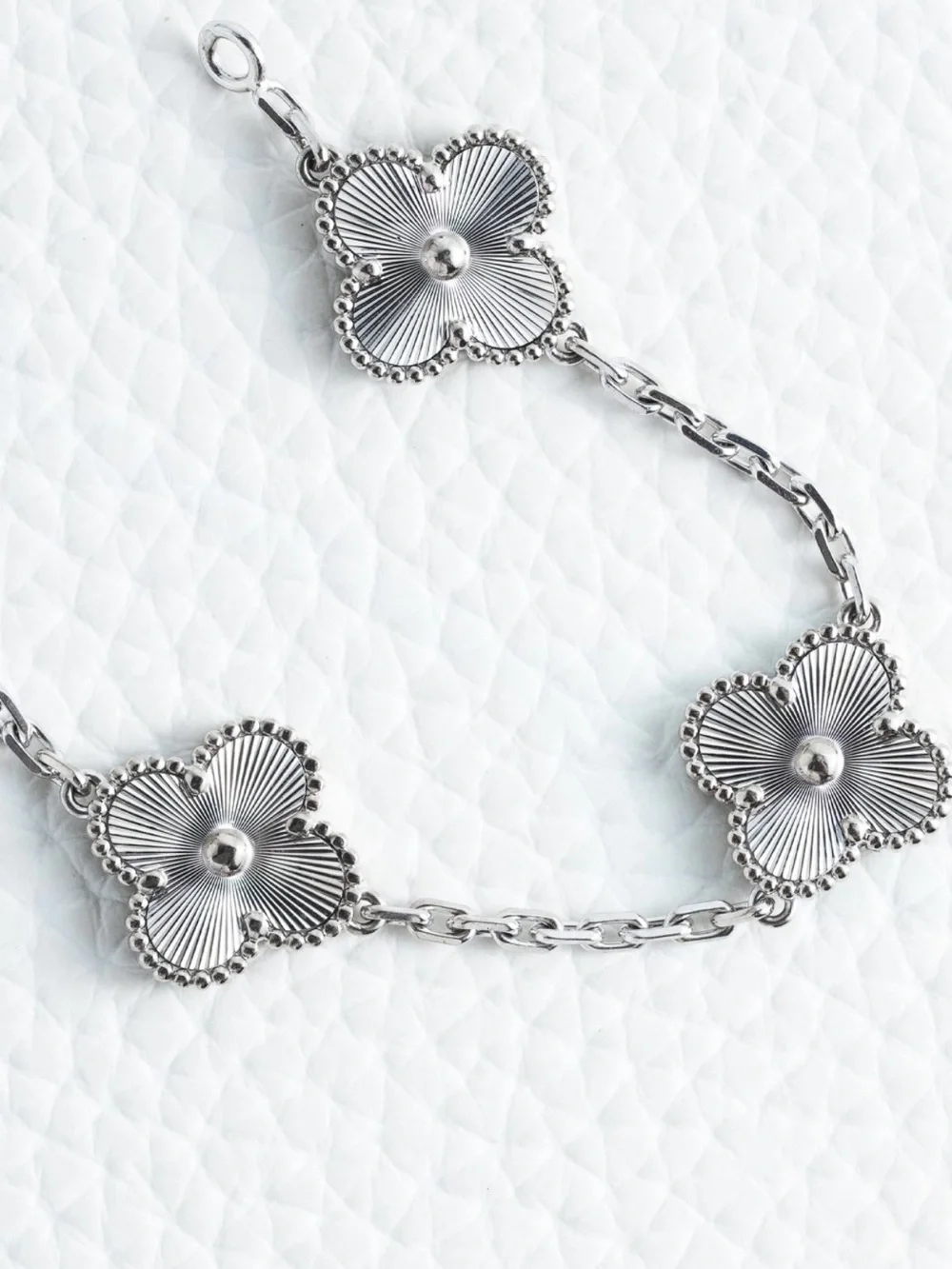 Clover Link Bracelet - Fashion Accessory
